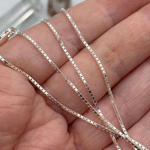 Sterling Silver Box Chain 22" - Picture 3 of 4